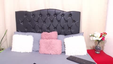 Nicole Chanel online show from 11-26-25, 11:00