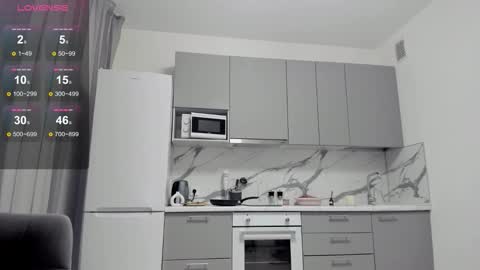 nicoledolla online show from 10-13-25, 06:41