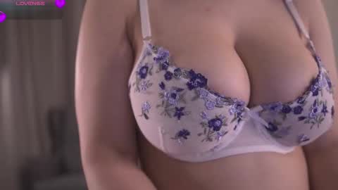 Kimmy online show from 10-12-25, 01:04