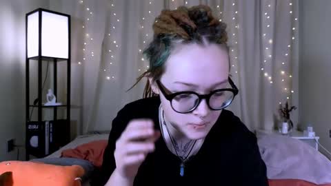 Nicole online show from 02-28-25, 05:37