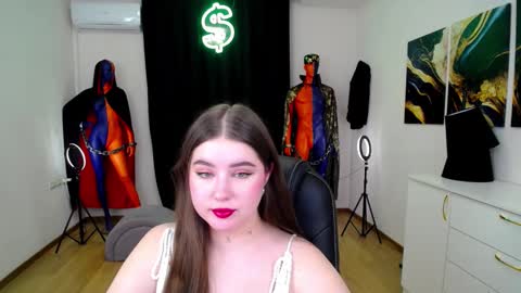nicolefoxery online show from 12-05-24, 06:43