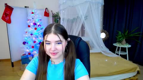 nicolefoxery online show from 12-08-24, 06:17