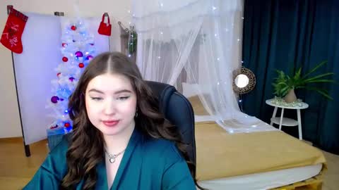 nicolefoxery online show from 12-10-24, 10:26