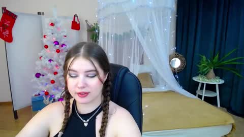 nicolefoxery online show from 12-11-24, 10:16