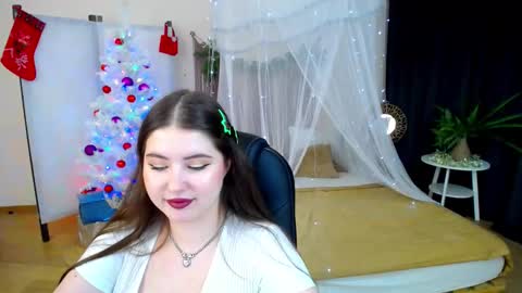 nicolefoxery online show from 12-14-24, 02:42