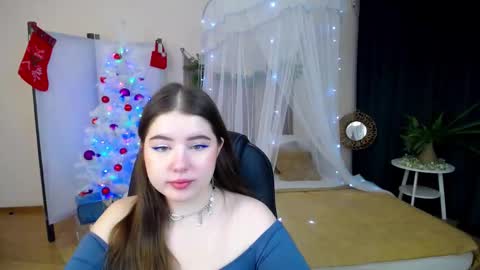 nicolefoxery online show from 12-17-24, 03:17