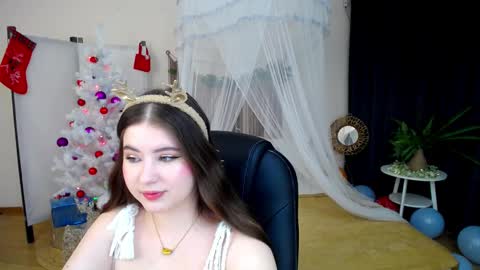nicolefoxery online show from 12-23-24, 03:18