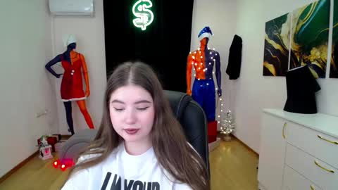 nicolefoxery online show from 12-28-24, 09:40