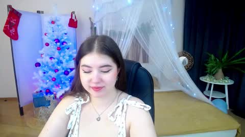 nicolefoxery online show from 12-31-24, 03:23