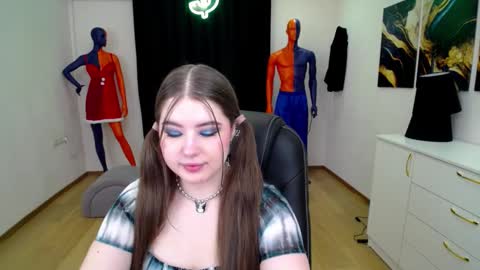 nicolefoxery online show from 01-20-25, 06:21