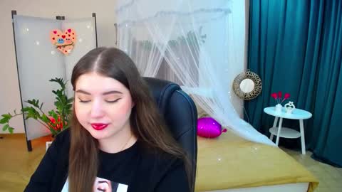 nicolefoxery online show from 02-17-25, 06:48