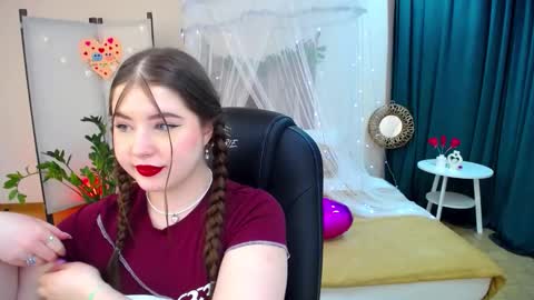 nicolefoxery online show from 02-19-25, 06:32