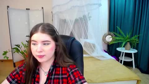nicolefoxery online show from 03-08-25, 12:11