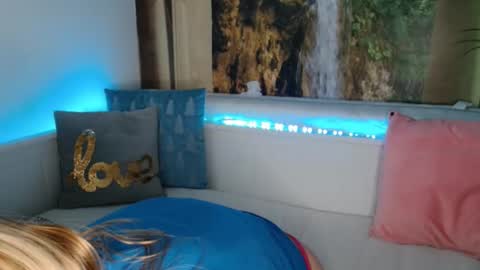 Snapshot of nicolelinharts chatting on 11-26-25, 01:23 Birthday online show from 11-26-25, 01:23