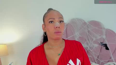 NICOLE online show from 10-21-25, 12:39