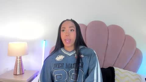 NICOLE online show from 12-19-25, 12:45