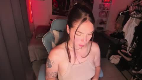 Snapshot of nicolepeachx chatting on 10-13-25, 08:09 Nicol independent model online show from 10-13-25, 08:09