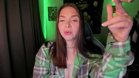 Snapshot of nicolepeachx chatting on 10-22-25, 07:02 Nicol independent model online show from 10-22-25, 07:02