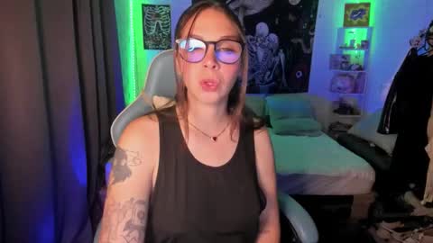 Snapshot of nicolepeachx chatting on 11-10-25, 11:48 Nicol independent model online show from 11-10-25, 11:48