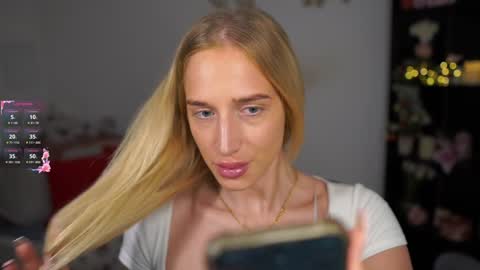 nicolette__shea_ online show from 12-31-24, 08:04