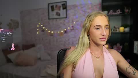 nicolette__shea_ online show from 03-04-25, 05:13