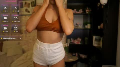 nicolette__shea_ online show from 10-09-25, 08:01