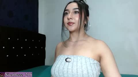 Snapshot of nicolle_sabinas chatting on 10-03-25, 05:32 Nicolle online show from 10-03-25, 05:32