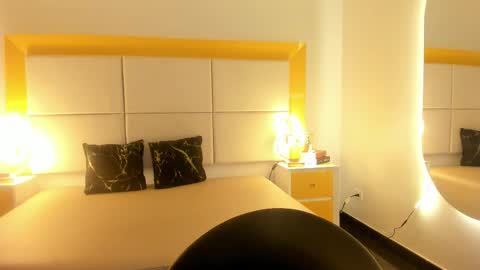 Nicoll  online show from 02-20-26, 01:33