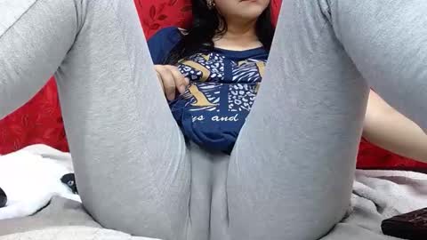 NICOLLE online show from 10-20-25, 10:43