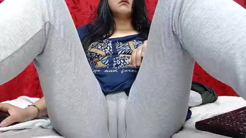 NICOLLE online show from 02-10-26, 09:52