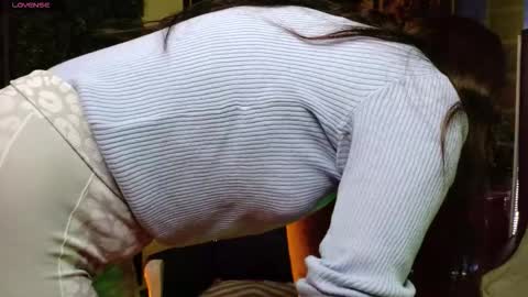 Nicolle online show from 01-12-26, 01:49