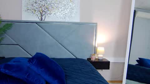 Snapshot of nicolros chatting on 10-17-25, 11:57 NicolRos online show from 10-17-25, 11:57