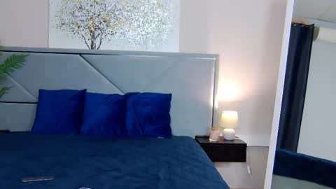 Snapshot of nicolros chatting on 10-27-25, 01:48 NicolRos online show from 10-27-25, 01:48