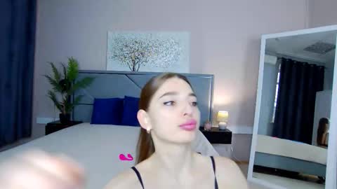 Snapshot of nicolros chatting on 11-08-25, 12:16 NicolRos online show from 11-08-25, 12:16