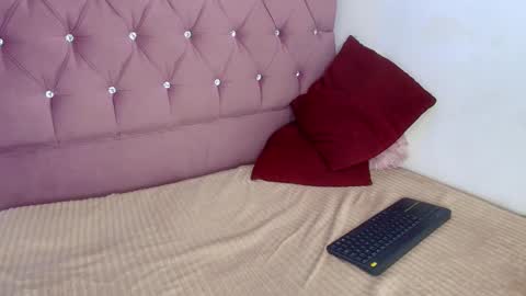 Snapshot of nicoo_2036 chatting on 09-13-25, 01:38 nicoo_2036 online show from 09-13-25, 01:38