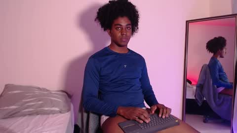 Nico y Mark online show from 11-24-25, 05:18