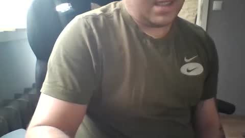 Snapshot of niewidoczny26 chatting on 01-21-25, 09:46 Niewidoczny online show from 01-21-25, 09:46