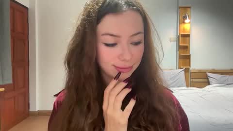 Aurora online show from 10-28-25, 02:20