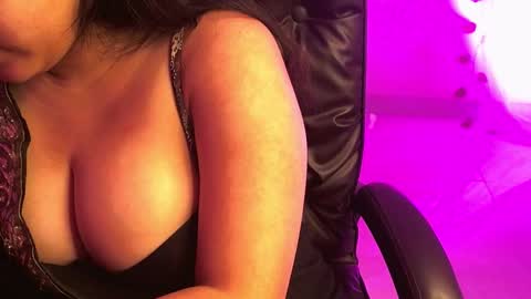 Snapshot of nightqueen107446 chatting on 02-27-26, 02:33 nightqueen107446 online show from 02-27-26, 02:33