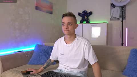 Snapshot of nika_niki chatting on 03-02-25, 07:12 Nika and Niki online show from 03-02-25, 07:12