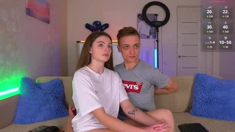 Snapshot of nika_niki chatting on 03-12-25, 07:38 Nika and Niki online show from 03-12-25, 07:38