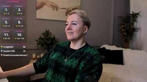 Snapshot of nika_smit chatting on 03-02-25, 08:16 Nika online show from 03-02-25, 08:16