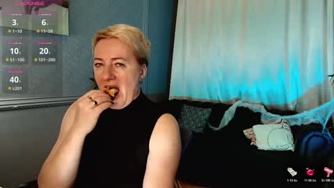 Snapshot of nika_smit chatting on 11-02-25, 05:54 Nika online show from 11-02-25, 05:54