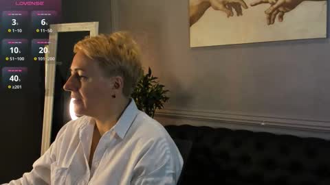 Snapshot of nika_smit chatting on 11-23-25, 05:51 Nika online show from 11-23-25, 05:51