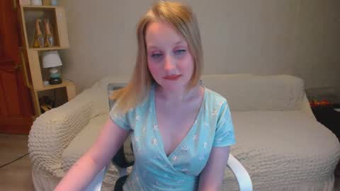 Snapshot of nikarocks chatting on 02-02-25, 01:02 nikarocks online show from 02-02-25, 01:02