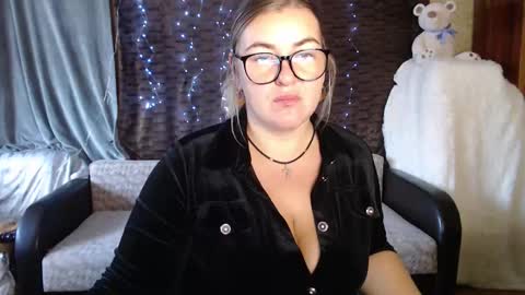 Nika online show from 10-24-25, 04:20