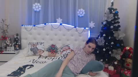 nikastarkk online show from 12-12-24, 01:43