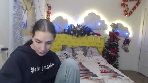nikastarkk online show from 12-13-24, 03:16