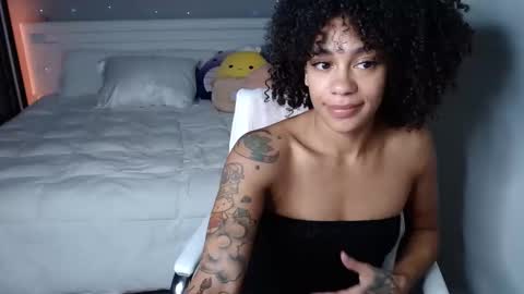 Snapshot of nikayasworld chatting on 09-17-25, 01:51 nikayasworld online show from 09-17-25, 01:51