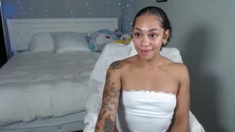 Snapshot of nikayasworld chatting on 10-16-25, 01:28 nikayasworld online show from 10-16-25, 01:28